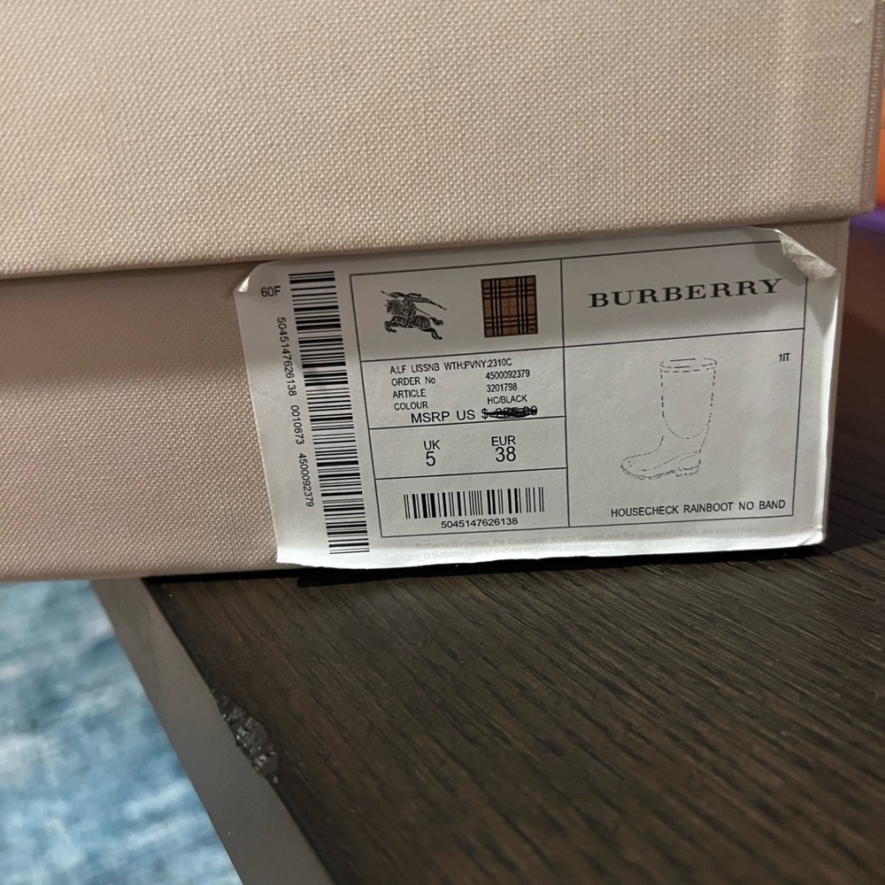 Burberry Rainboots - Picture 3 of 5